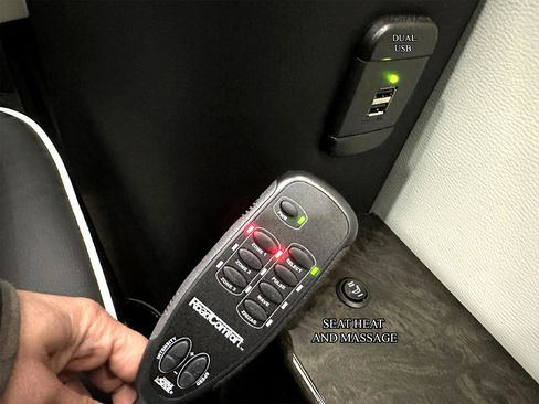 Used 2024 Mercedes-Benz Sprinter 3500 image 35