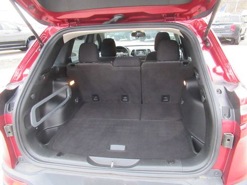 Used 2017 Jeep Cherokee Sport w/ Cold Weather Group image 5