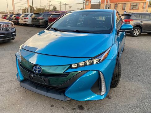 Used 2017 Toyota Prius Prime Plus FWD image 2