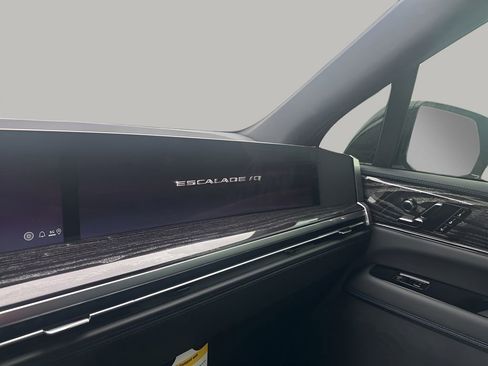 New 2026 Cadillac Escalade IQ Luxury 1 w/ LPO, Floor Liner Package image 37