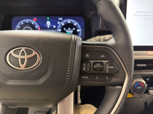 Used 2026 Toyota 4Runner TRD Off-Road Premium AWD/4WD image 25