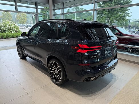 New 2026 BMW X5 xDrive40i w/ M Sport Package AWD/4WD image 4