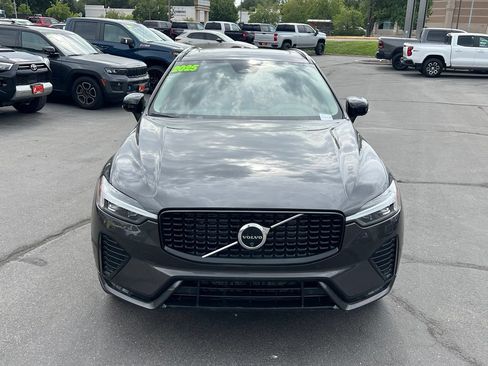 Used 2025 Volvo XC60 B5 Plus w/ Climate Package AWD/4WD image 3