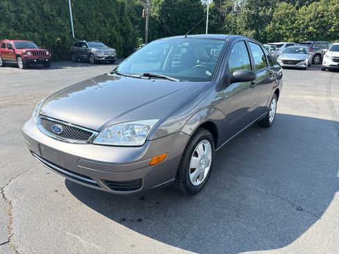 Used 2007 Ford Focus S FWD image 7