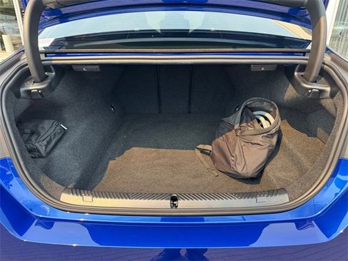 Used 2025 BMW M5 w/ Carbon Package image 25