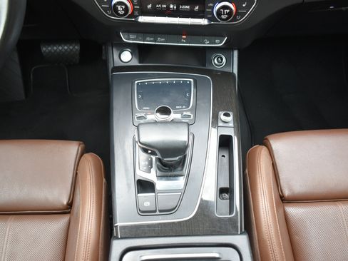 Used 2018 Audi Q5 2.0T Premium Plus w/ Premium Plus Package image 23