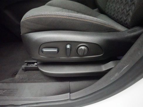 Certified 2024 Chevrolet Equinox LT image 29