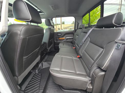 Used 2018 Chevrolet Silverado 1500 High Country AWD/4WD image 16