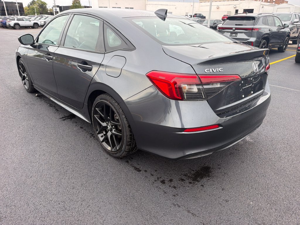 Used 2023 Honda Civic Sport image 4