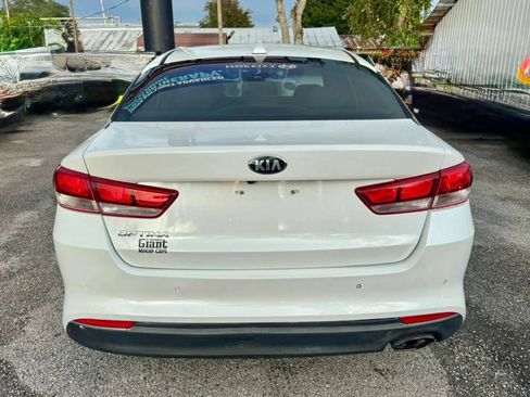 Used 2018 Kia Optima LX w/ 17" Alloy Wheels Package FWD image 9