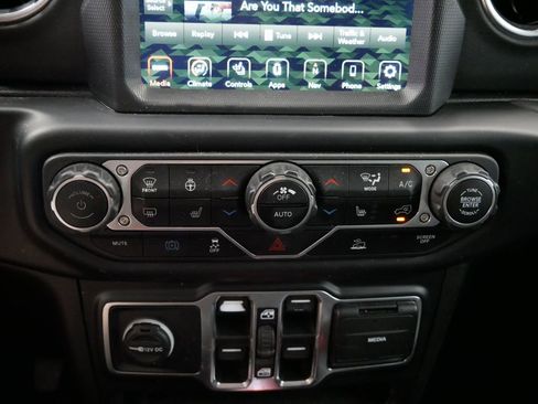 Certified 2022 Jeep Wrangler Unlimited Sahara w/ Cold Weather Group image 37