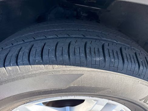 Used 2023 Ford Explorer XLT w/ Equipment Group 202A AWD/4WD image 23