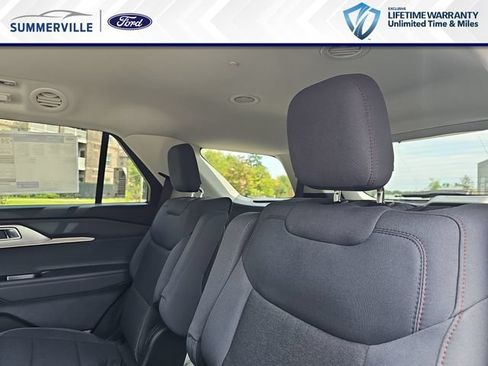 New 2026 Ford Explorer Active RWD image 17