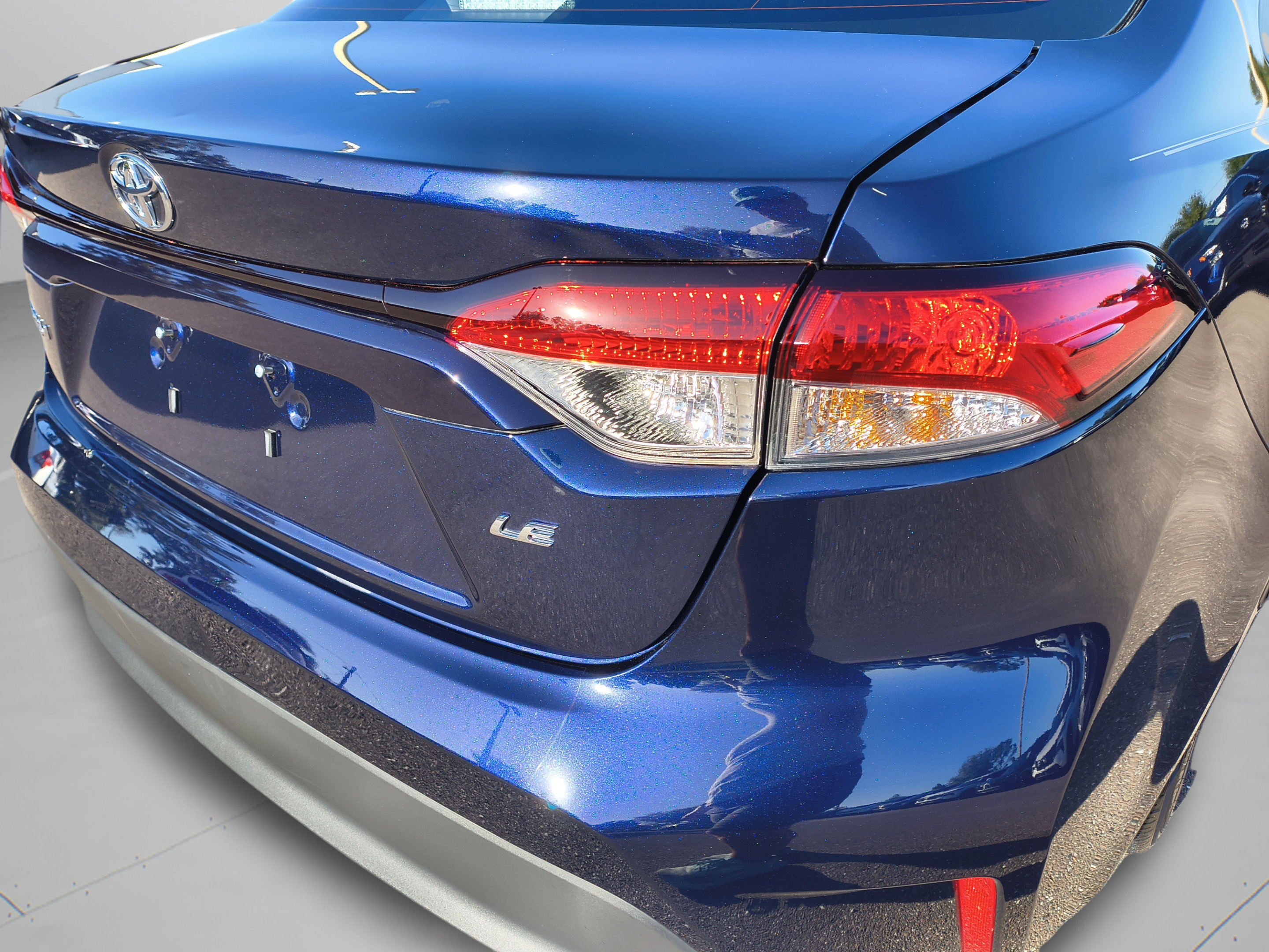 Used 2024 Toyota Corolla LE FWD image 31