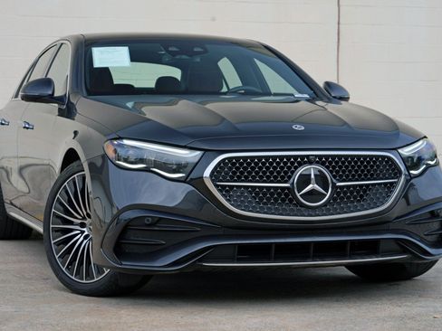Used 2025 Mercedes-Benz E 350 4MATIC Sedan w/ Multicontour Seating Package image 4