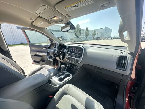 Certified 2015 Chevrolet Colorado LT w/ Luxury Package AWD/4WD image 28