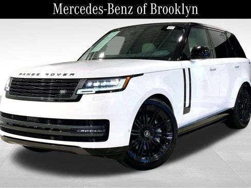 Used 2025 Land Rover Range Rover SE AWD/4WD image 2