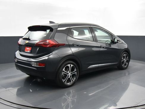 Used 2017 Chevrolet Bolt Premier w/ Driver Confidence II Package image 29