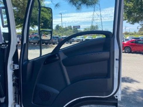 Used 2024 Isuzu NPR image 15