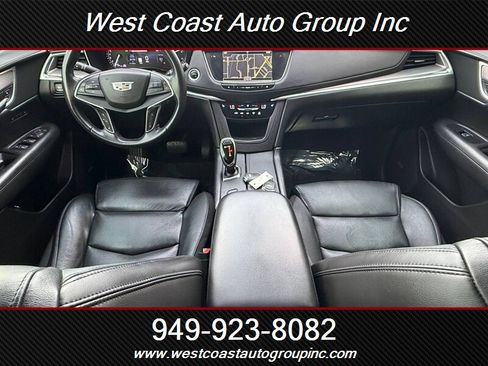 Used 2017 Cadillac XT5 Luxury w/ Driver Awareness Package FWD image 8