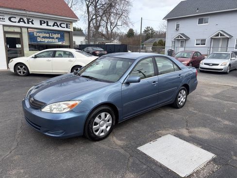 Used 2004 Toyota Camry LE image 2