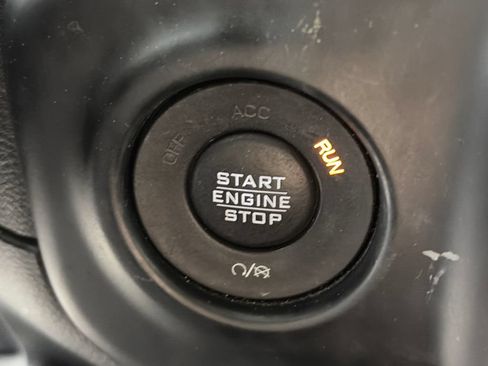Used 2018 Jeep Wrangler Unlimited Rubicon w/ Cold Weather Group AWD/4WD image 24