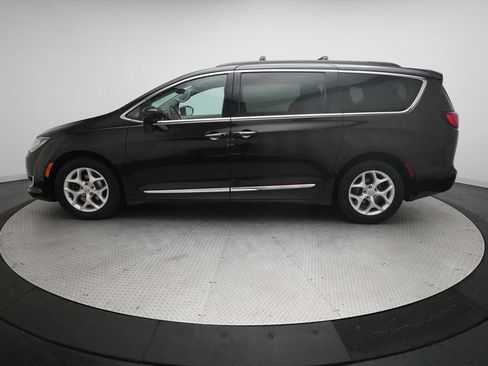 Used 2017 Chrysler Pacifica Touring-L w/ Tire & Wheel Group FWD image 25