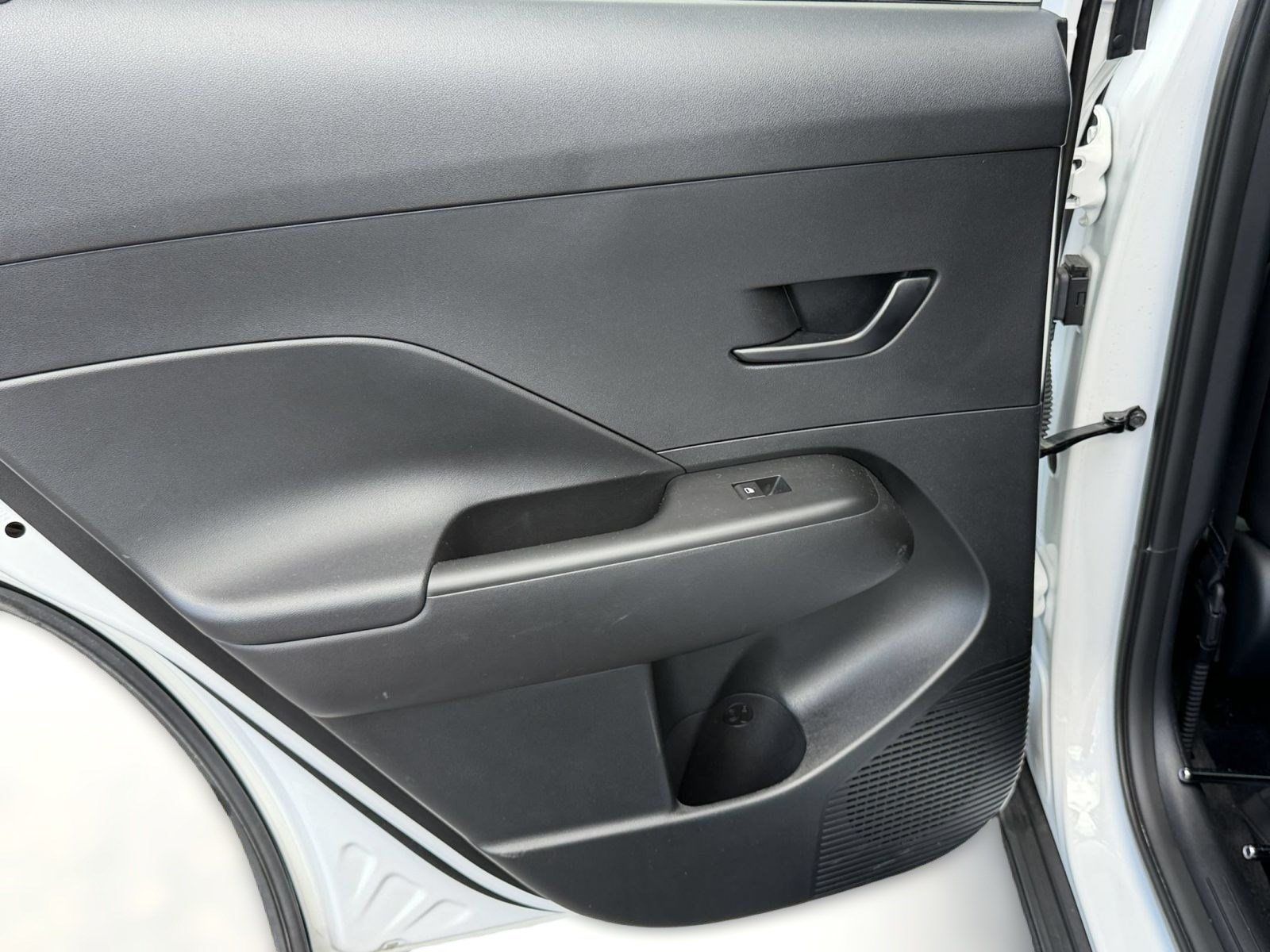 Used 2026 Hyundai Kona SEL Sport FWD image 32