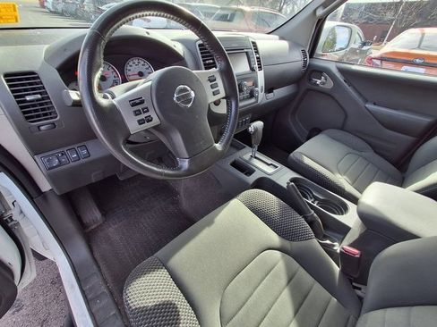 Used 2017 Nissan Frontier PRO-4X image 18