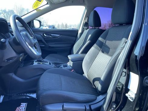 Used 2018 Nissan Rogue S image 18