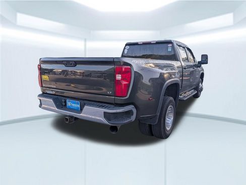 Used 2022 Chevrolet Silverado 3500 LT w/ Convenience Package AWD/4WD image 5
