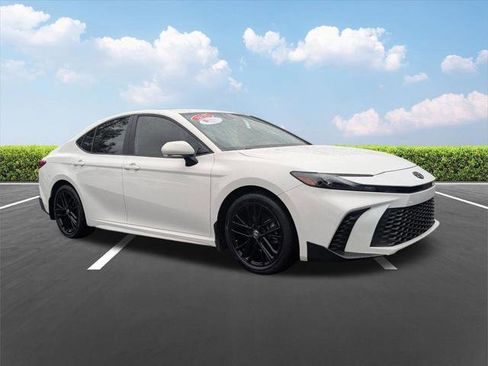Certified 2025 Toyota Camry SE FWD image 2