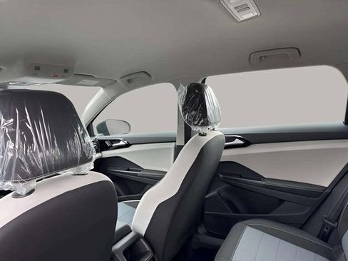 New 2026 Volkswagen Taos S image 6