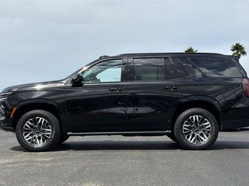 New 2026 Chevrolet Tahoe Z71 w/ Sun And Tow Package AWD/4WD image 7