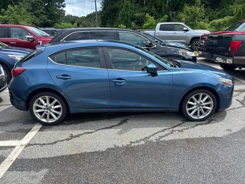 Used 2017 MAZDA MAZDA3 Touring FWD image 6