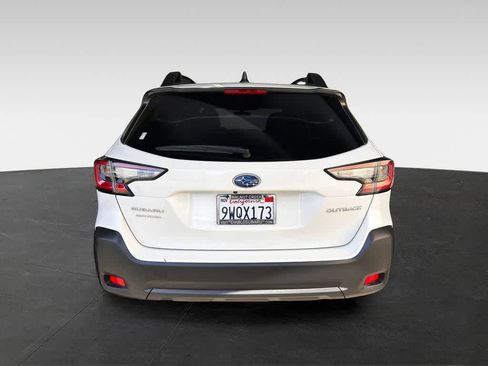 Certified 2025 Subaru Outback Premium AWD/4WD image 6