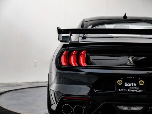 Used 2021 Ford Mustang Shelby GT500 w/ Carbon Fiber Track Pack image 14