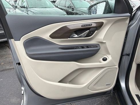 Used 2024 GMC Terrain Denali w/ Denali Premium Package image 10