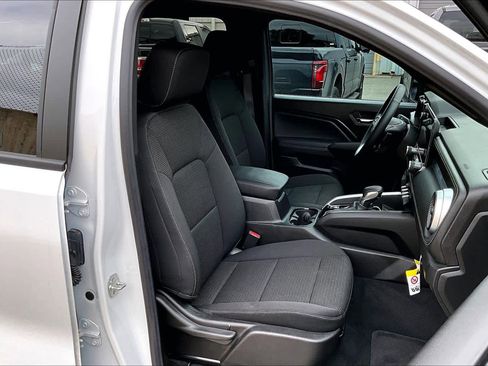 Used 2024 Chevrolet Colorado LT w/ LT Convenience Package image 9