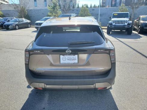 Certified 2025 Nissan Kicks SV image 5