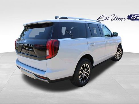 New 2025 Ford Expedition Platinum image 3