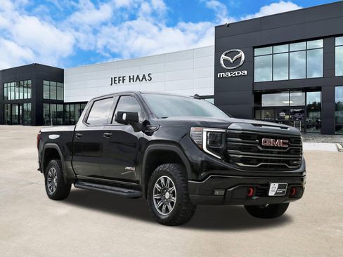 Used 2024 GMC Sierra 1500 AT4 w/ Technology Package AWD/4WD image 4