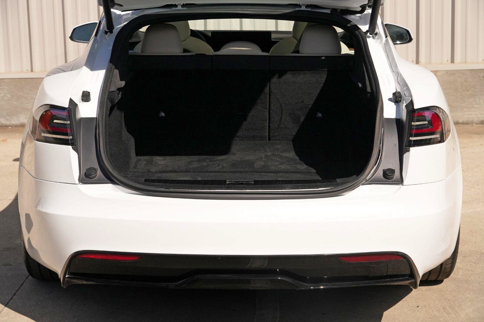 Used 2023 Tesla Model S Standard Range AWD/4WD image 10