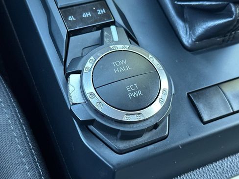 Certified 2025 Toyota Tacoma SR5 image 32