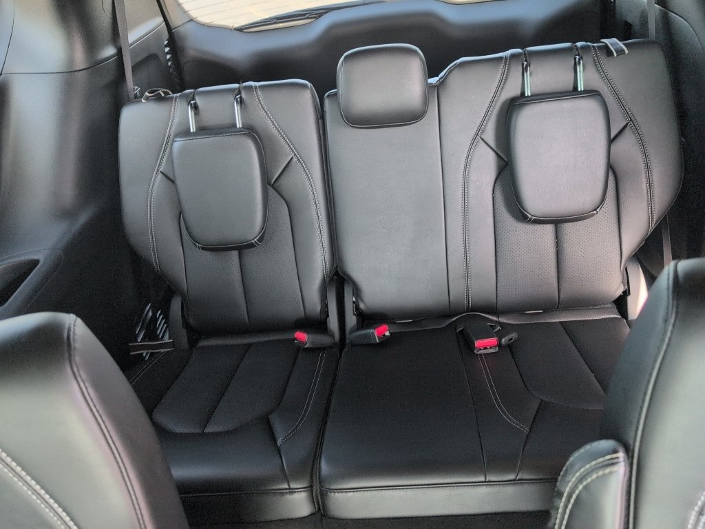 Used 2025 Chrysler Pacifica Select FWD image 18