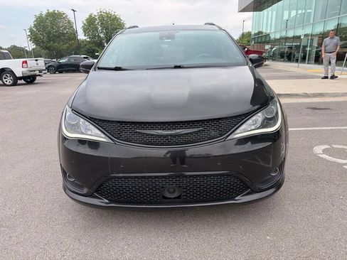 Used 2020 Chrysler Pacifica Limited FWD image 16