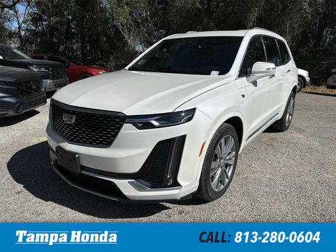 Used 2023 Cadillac XT6 Premium Luxury image 1