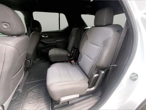 Used 2023 Chevrolet Traverse LT FWD image 27
