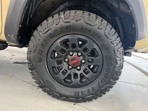 Used 2017 Toyota Tacoma TRD Off-Road w/ Tow Package RWD image 17