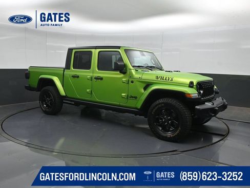 Used 2025 Jeep Gladiator Sport AWD/4WD image 1